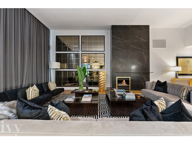 2601/2 Ephraim Island, Paradise Point QLD 4216