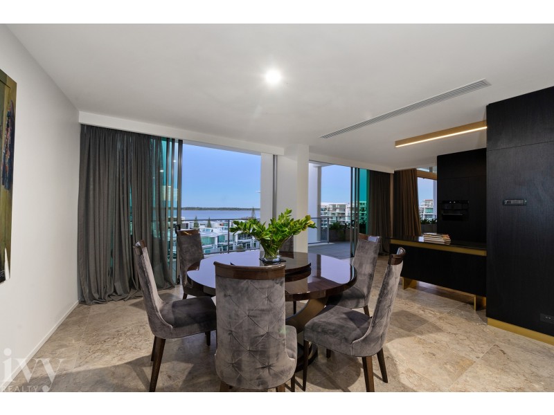 2601/2 Ephraim Island, Paradise Point QLD 4216