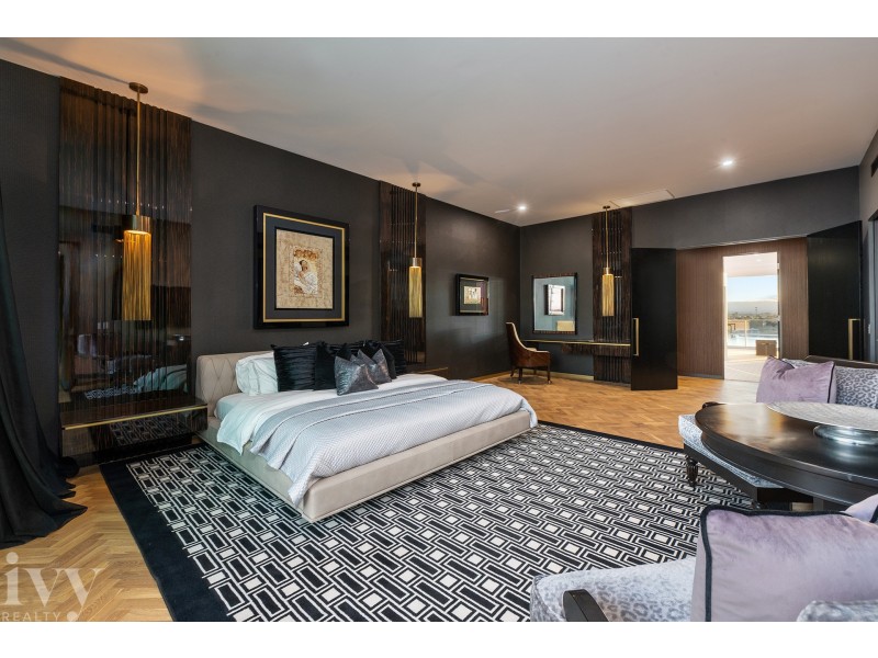 2601/2 Ephraim Island, Paradise Point QLD 4216