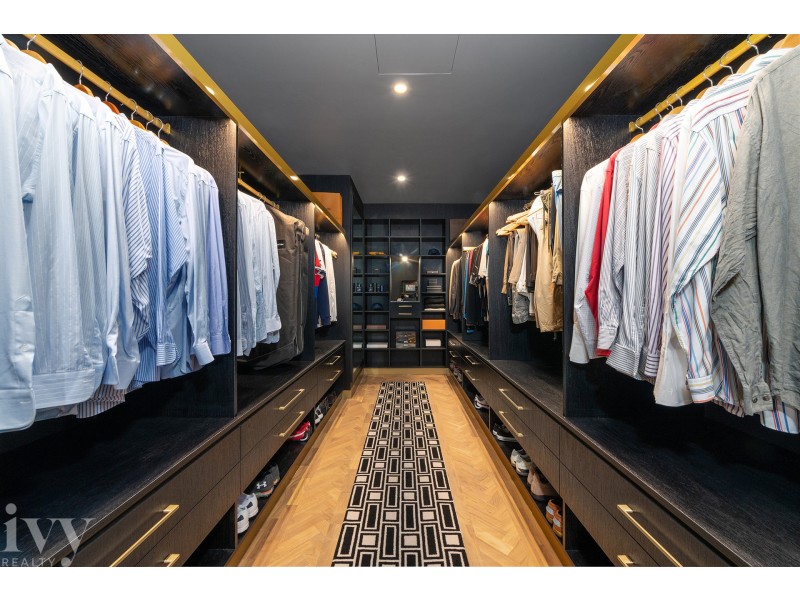 2601/2 Ephraim Island, Paradise Point QLD 4216