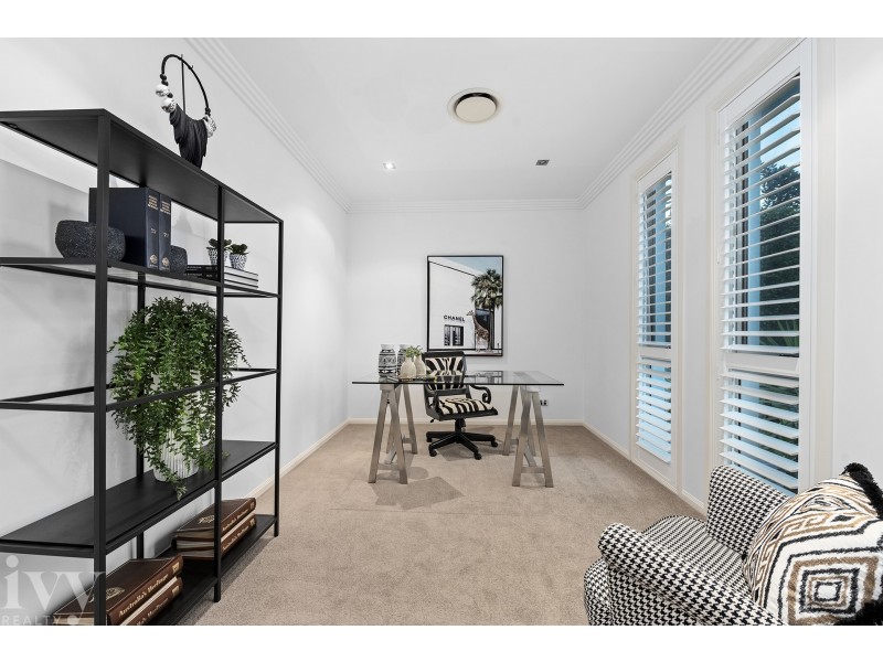 25 Knightsbridge Parade East, Sovereign Islands QLD 4216