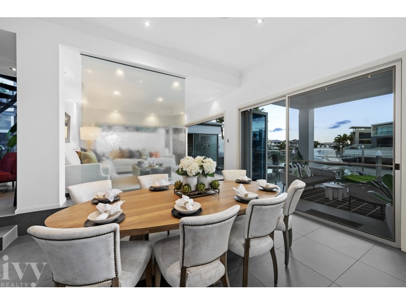 25 Knightsbridge Parade East, Sovereign Islands QLD 4216