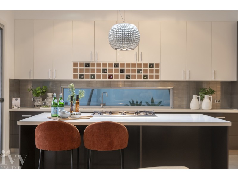 25 Knightsbridge Parade East, Sovereign Islands QLD 4216