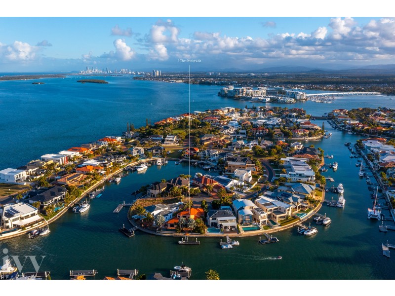 5 The Peninsula, Sovereign Islands QLD 4216