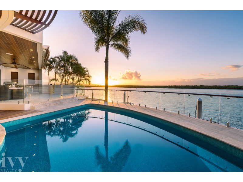 43 Knightsbridge Parade West, Sovereign Islands QLD 4216