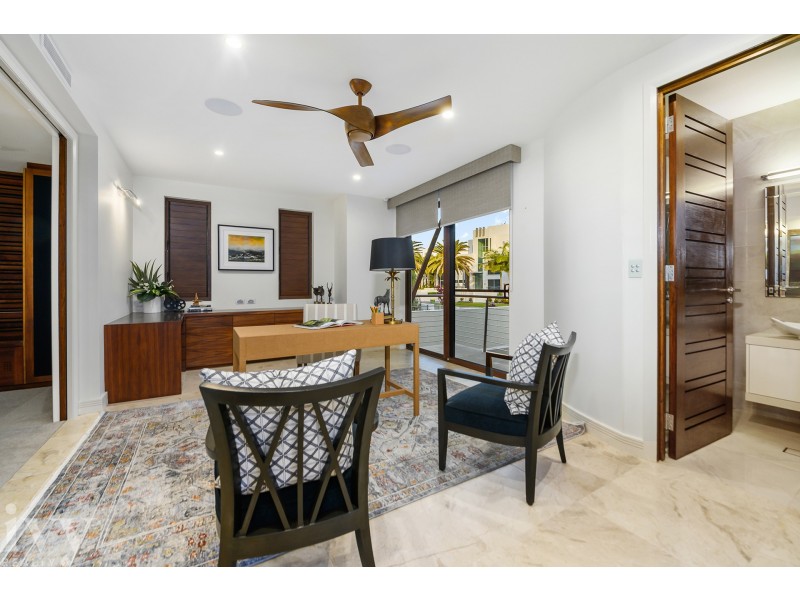 43 Knightsbridge Parade West, Sovereign Islands QLD 4216