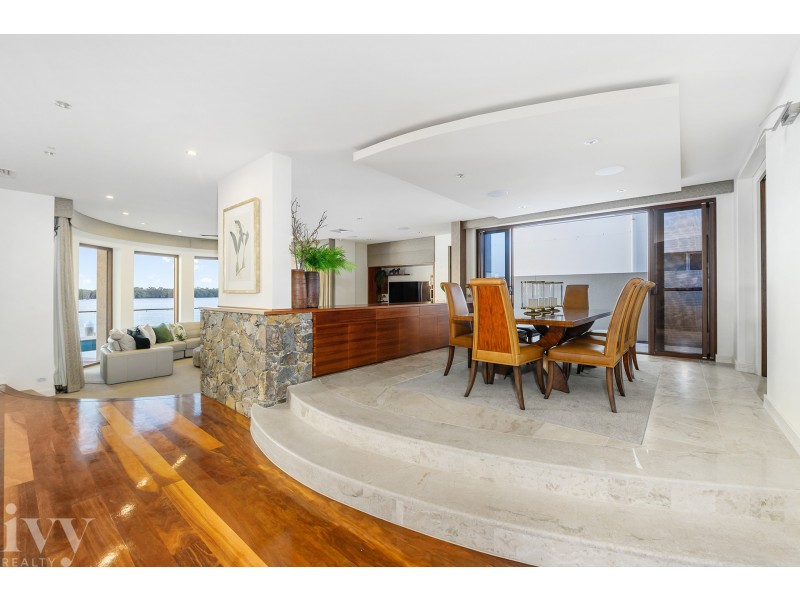 43 Knightsbridge Parade West, Sovereign Islands QLD 4216