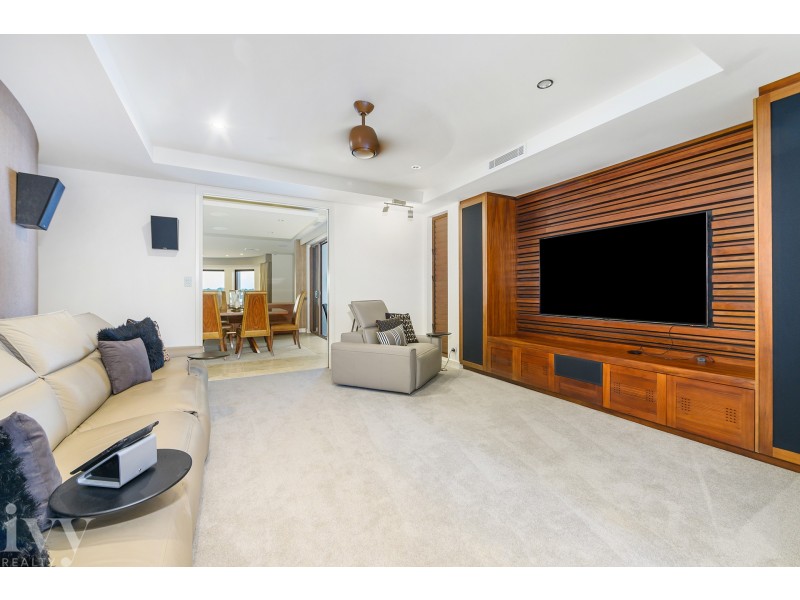 43 Knightsbridge Parade West, Sovereign Islands QLD 4216