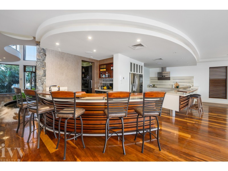 43 Knightsbridge Parade West, Sovereign Islands QLD 4216