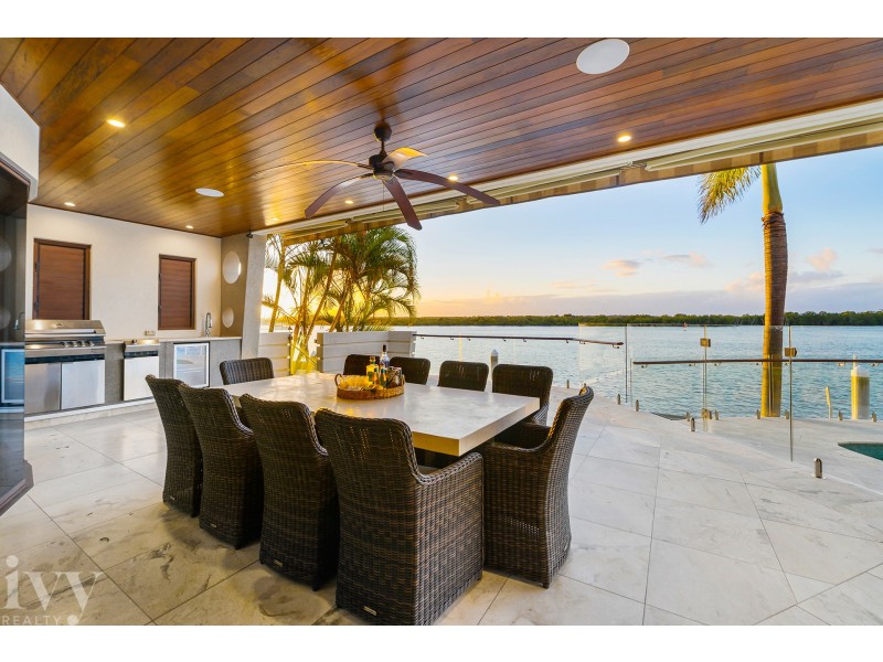 43 Knightsbridge Parade West, Sovereign Islands QLD 4216