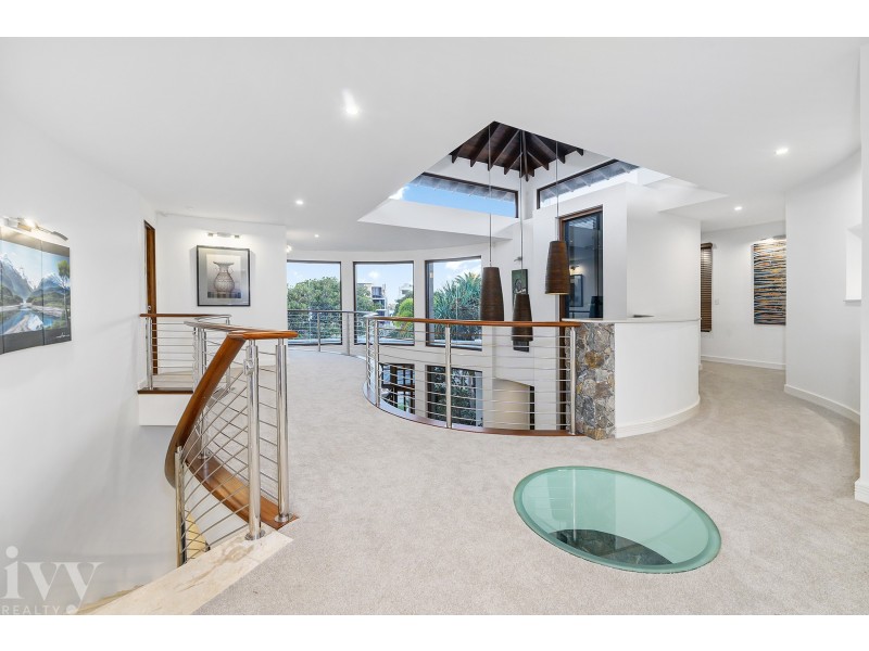 43 Knightsbridge Parade West, Sovereign Islands QLD 4216