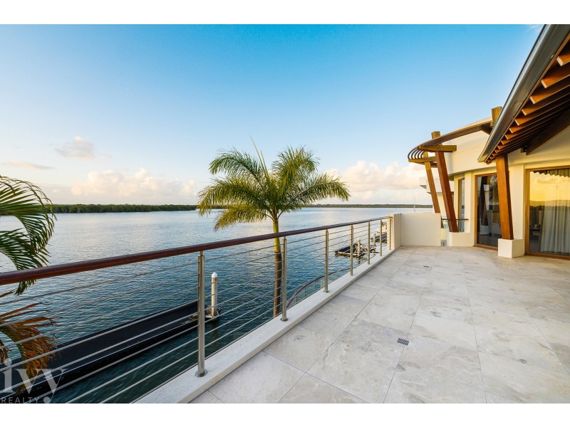 43 Knightsbridge Parade West, Sovereign Islands QLD 4216