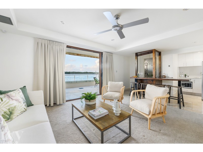 43 Knightsbridge Parade West, Sovereign Islands QLD 4216