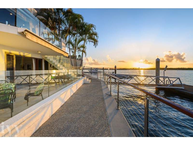 43 Knightsbridge Parade West, Sovereign Islands QLD 4216
