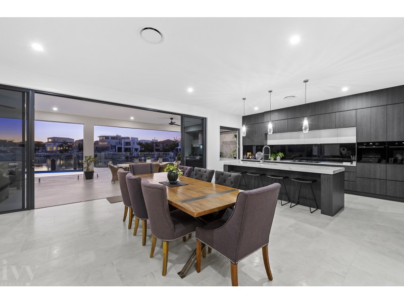 68 The Sovereign Mile, Sovereign Islands QLD 4216