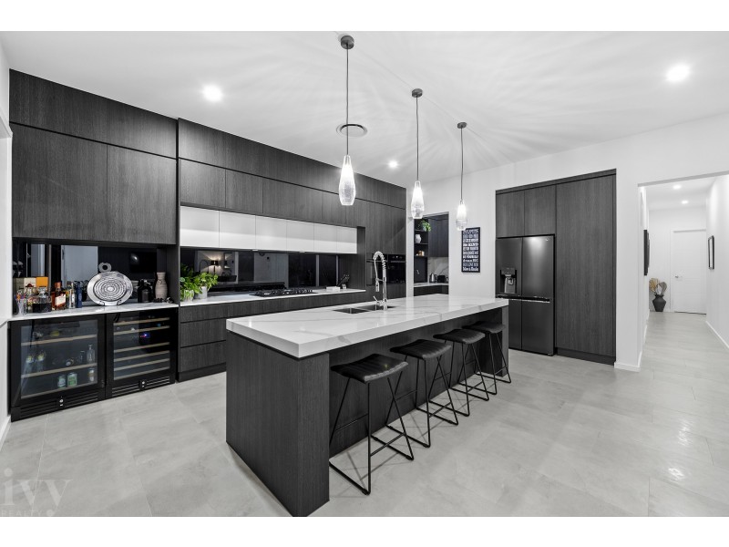 68 The Sovereign Mile, Sovereign Islands QLD 4216