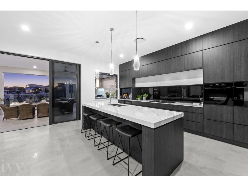 68 The Sovereign Mile, Sovereign Islands QLD 4216