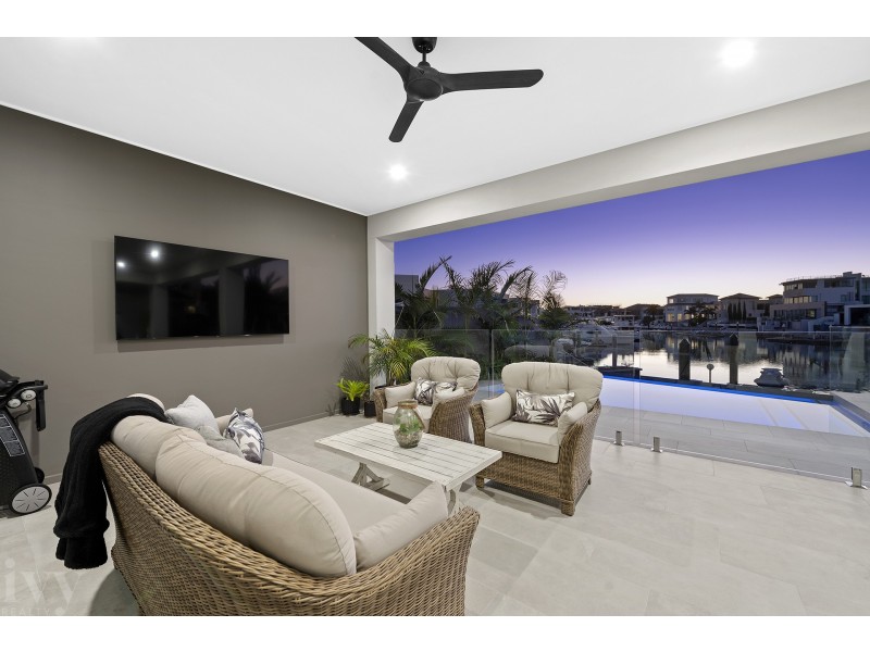 68 The Sovereign Mile, Sovereign Islands QLD 4216