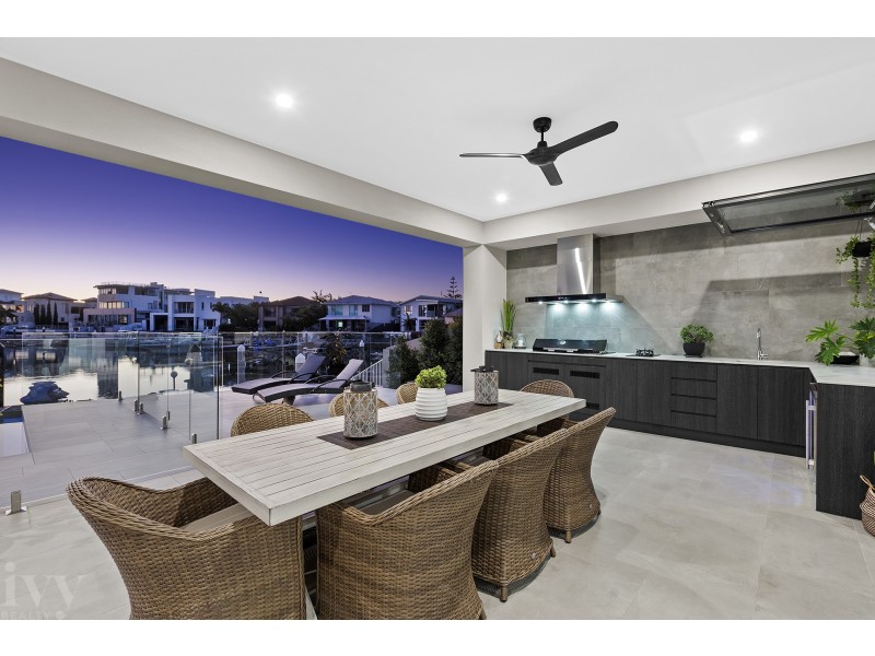 68 The Sovereign Mile, Sovereign Islands QLD 4216