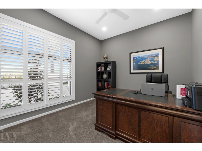 68 The Sovereign Mile, Sovereign Islands QLD 4216