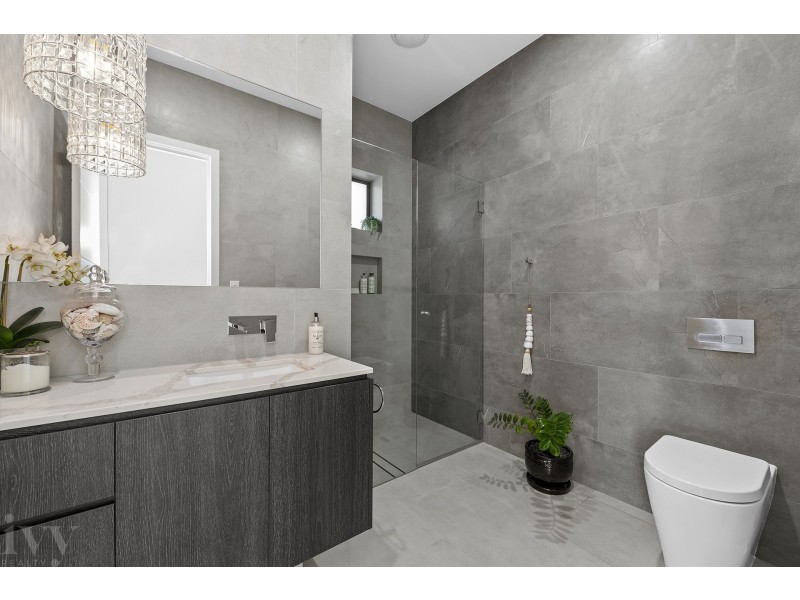 68 The Sovereign Mile, Sovereign Islands QLD 4216