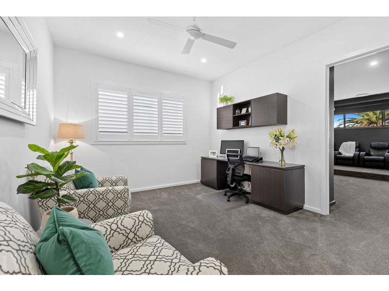 68 The Sovereign Mile, Sovereign Islands QLD 4216