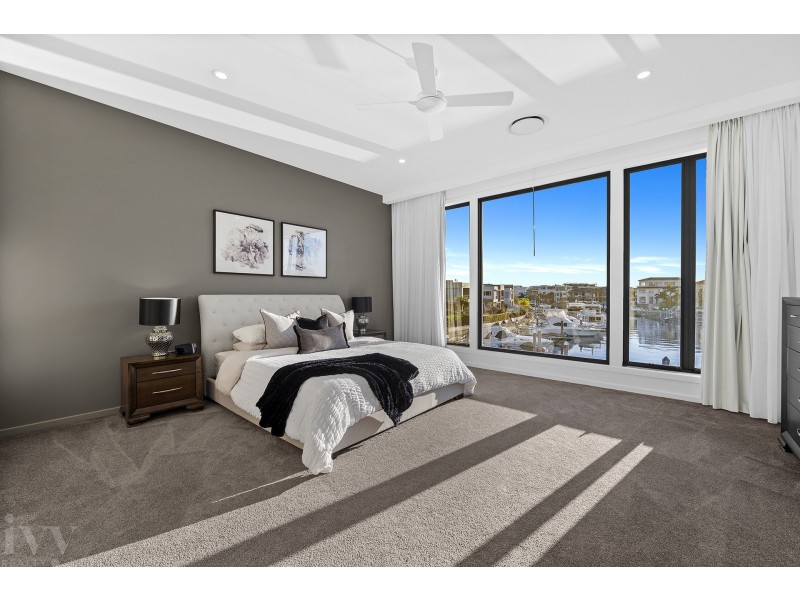 68 The Sovereign Mile, Sovereign Islands QLD 4216