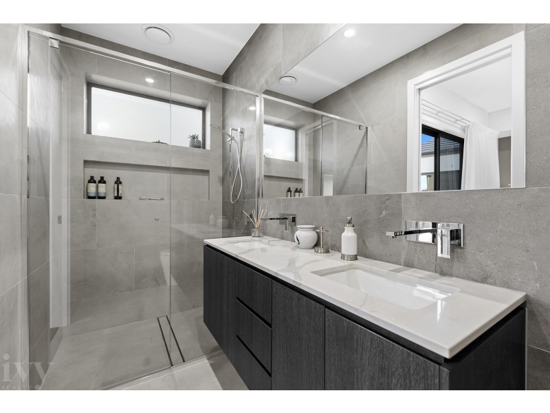 68 The Sovereign Mile, Sovereign Islands QLD 4216