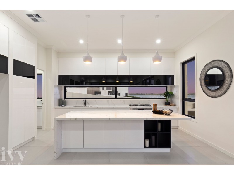 65 The Peninsula, Sovereign Islands QLD 4216