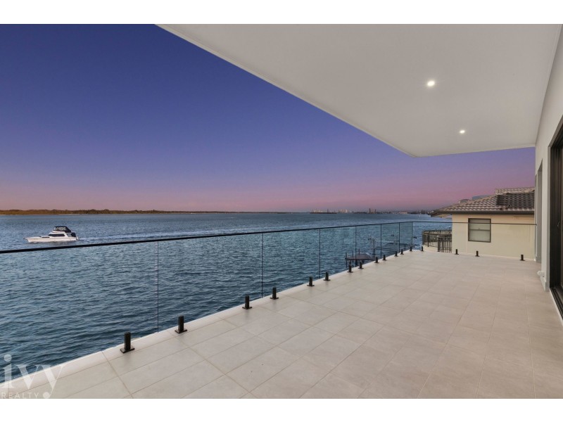 65 The Peninsula, Sovereign Islands QLD 4216