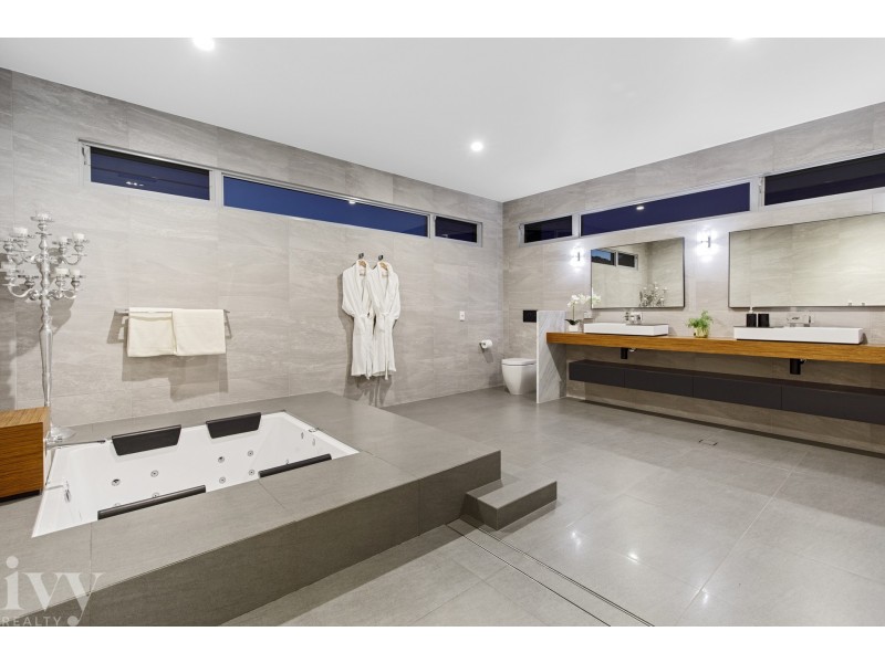 2269 Banksia Lakes Drive, Sanctuary Cove QLD 4212