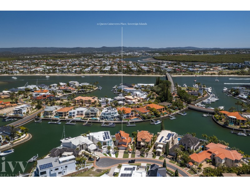 21 Queen Guineveres Place, Sovereign Islands QLD 4216
