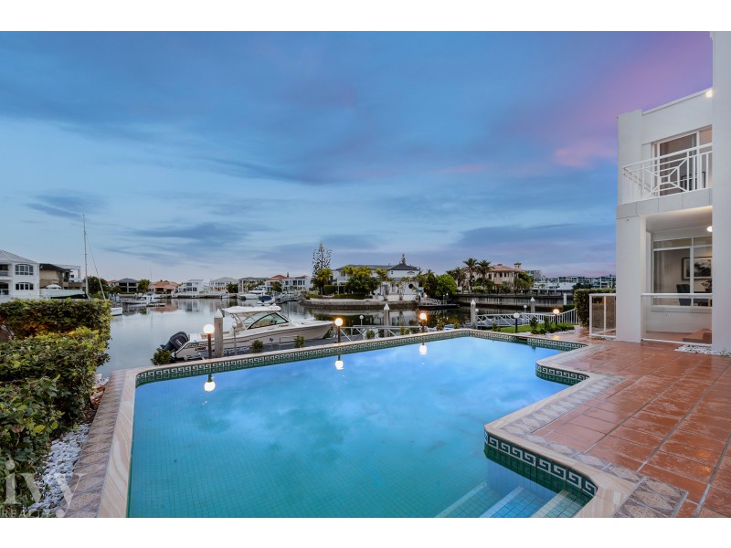 16 Brittanic Crescent, Sovereign Islands QLD 4216