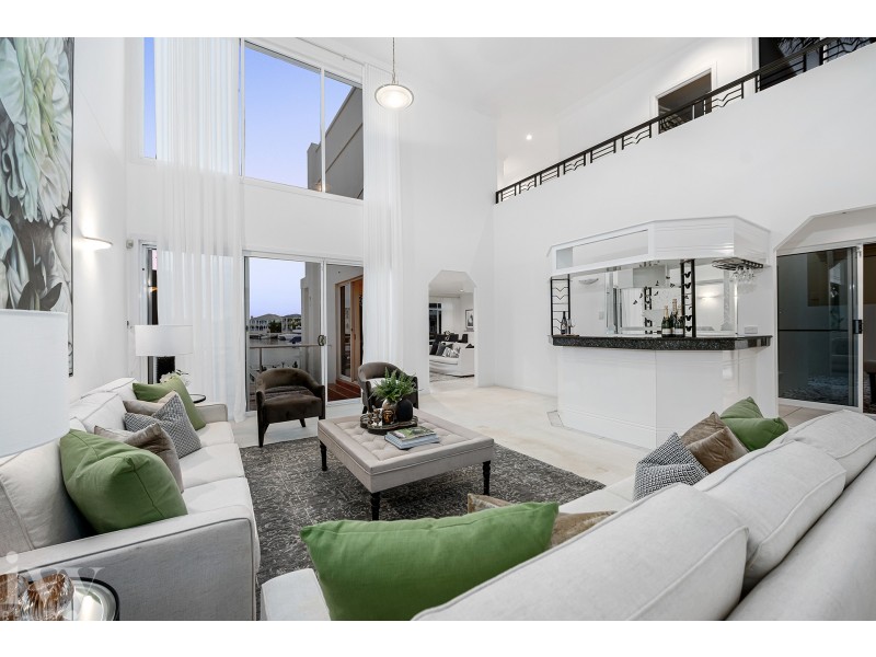 16 Brittanic Crescent, Sovereign Islands QLD 4216