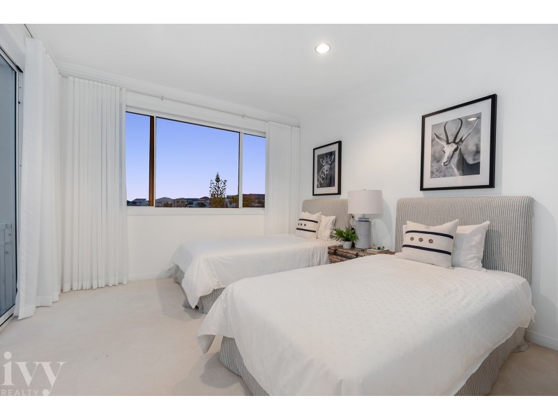 16 Brittanic Crescent, Sovereign Islands QLD 4216