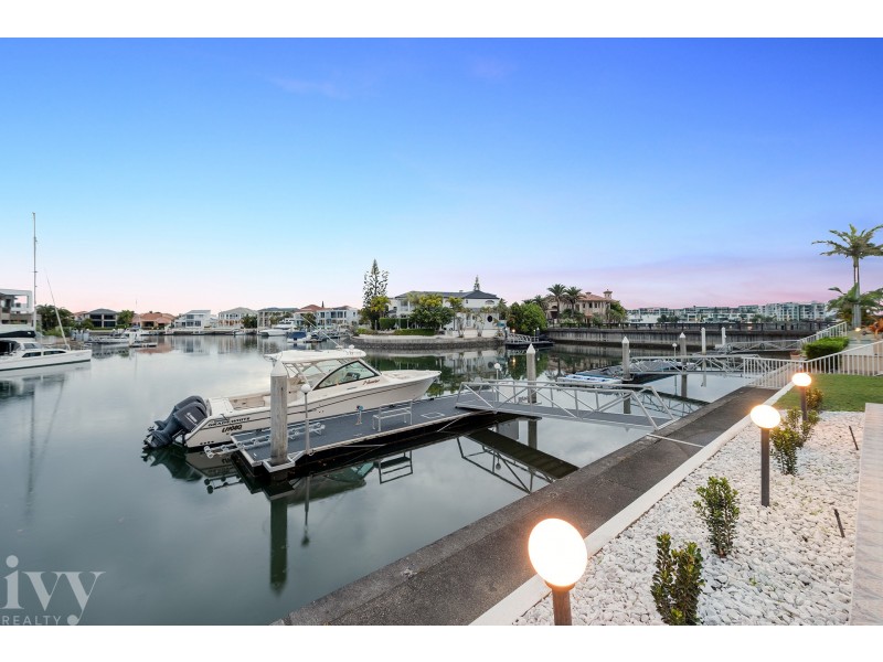 16 Brittanic Crescent, Sovereign Islands QLD 4216