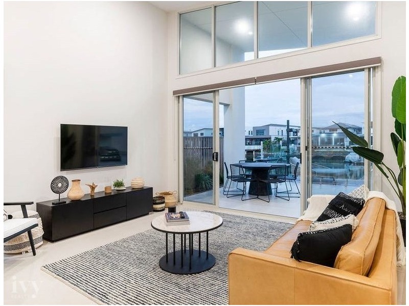 9 Santa Monica Boulevard, Hope Island QLD 4212