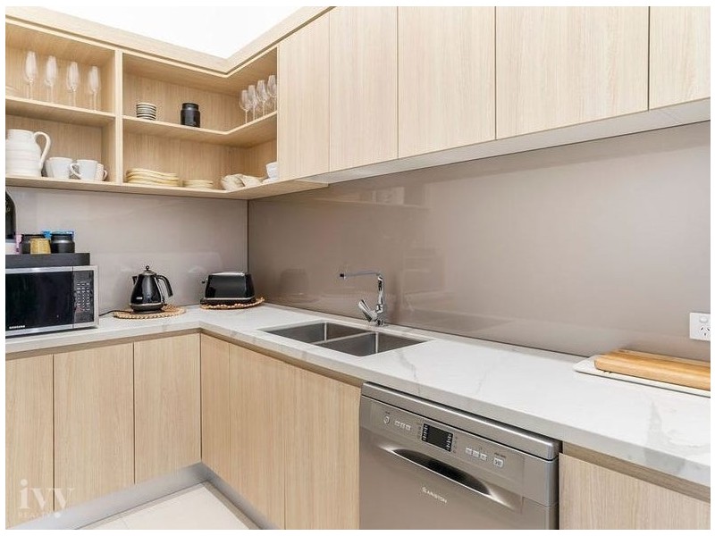 9 Santa Monica Boulevard, Hope Island QLD 4212