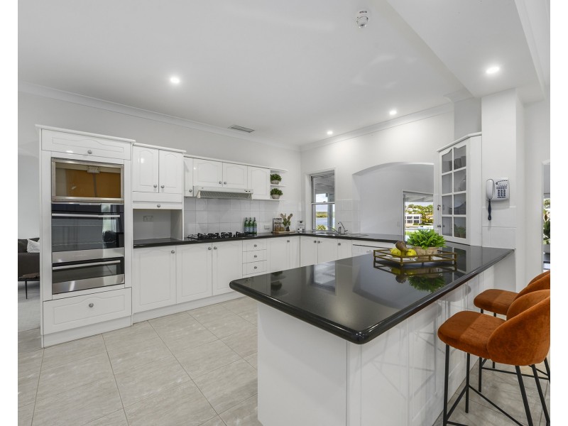 5706 Observation Crescent, Sanctuary Cove QLD 4212