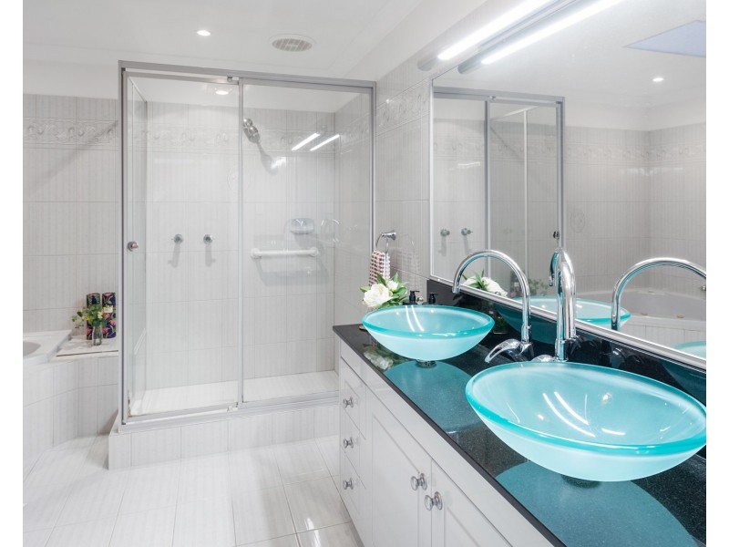 5706 Observation Crescent, Sanctuary Cove QLD 4212