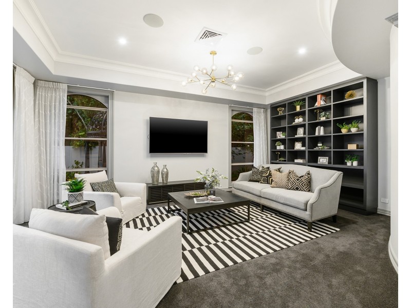 3113 Riverleigh Drive, Hope Island QLD 4212