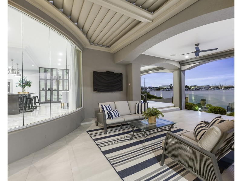 3113 Riverleigh Drive, Hope Island QLD 4212