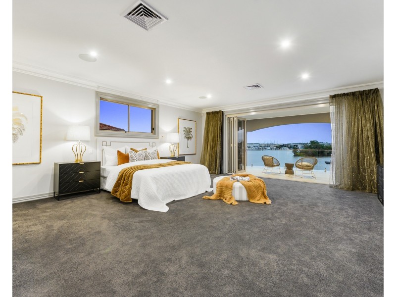 3113 Riverleigh Drive, Hope Island QLD 4212