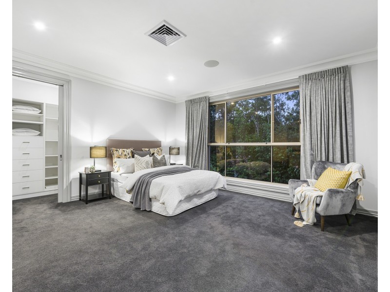 3113 Riverleigh Drive, Hope Island QLD 4212