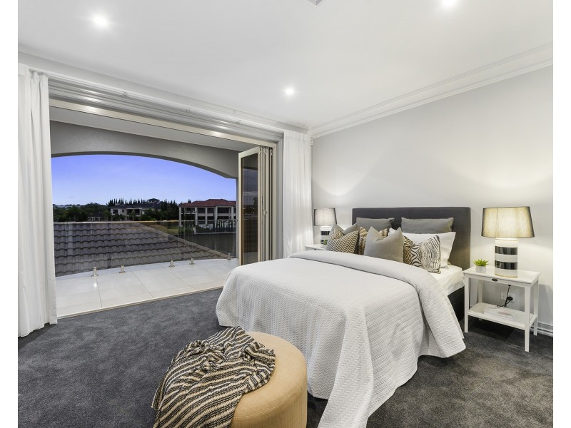 3113 Riverleigh Drive, Hope Island QLD 4212