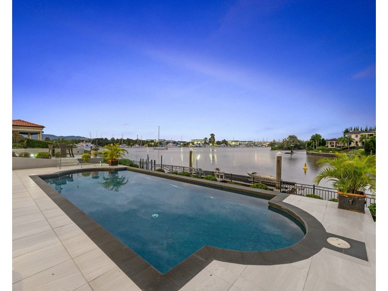 3113 Riverleigh Drive, Hope Island QLD 4212