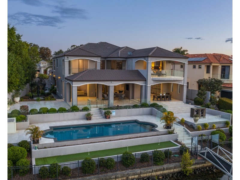 3113 Riverleigh Drive, Hope Island QLD 4212