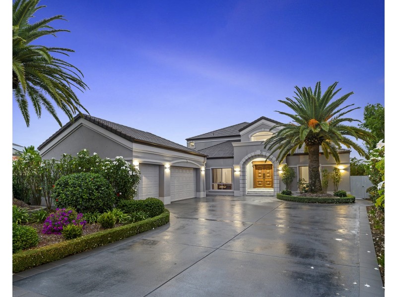 3113 Riverleigh Drive, Hope Island QLD 4212
