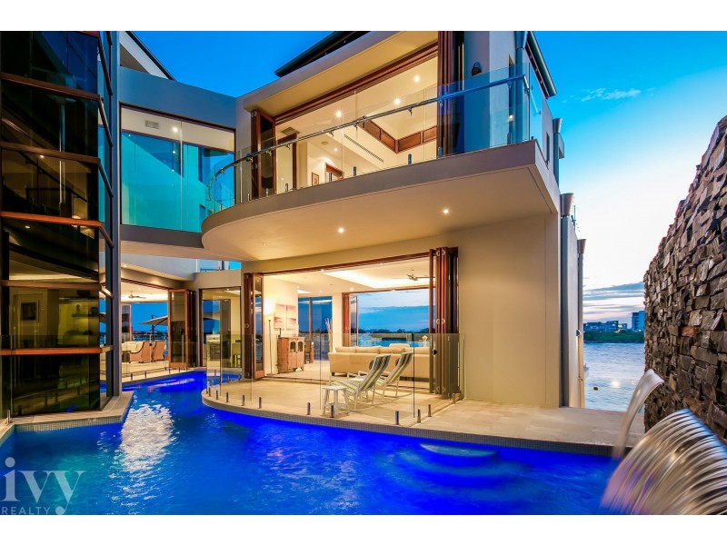 50 Knightsbridge Parade West, Sovereign Islands QLD 4216