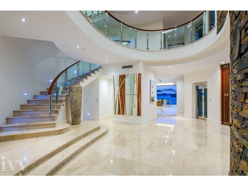 50 Knightsbridge Parade West, Sovereign Islands QLD 4216